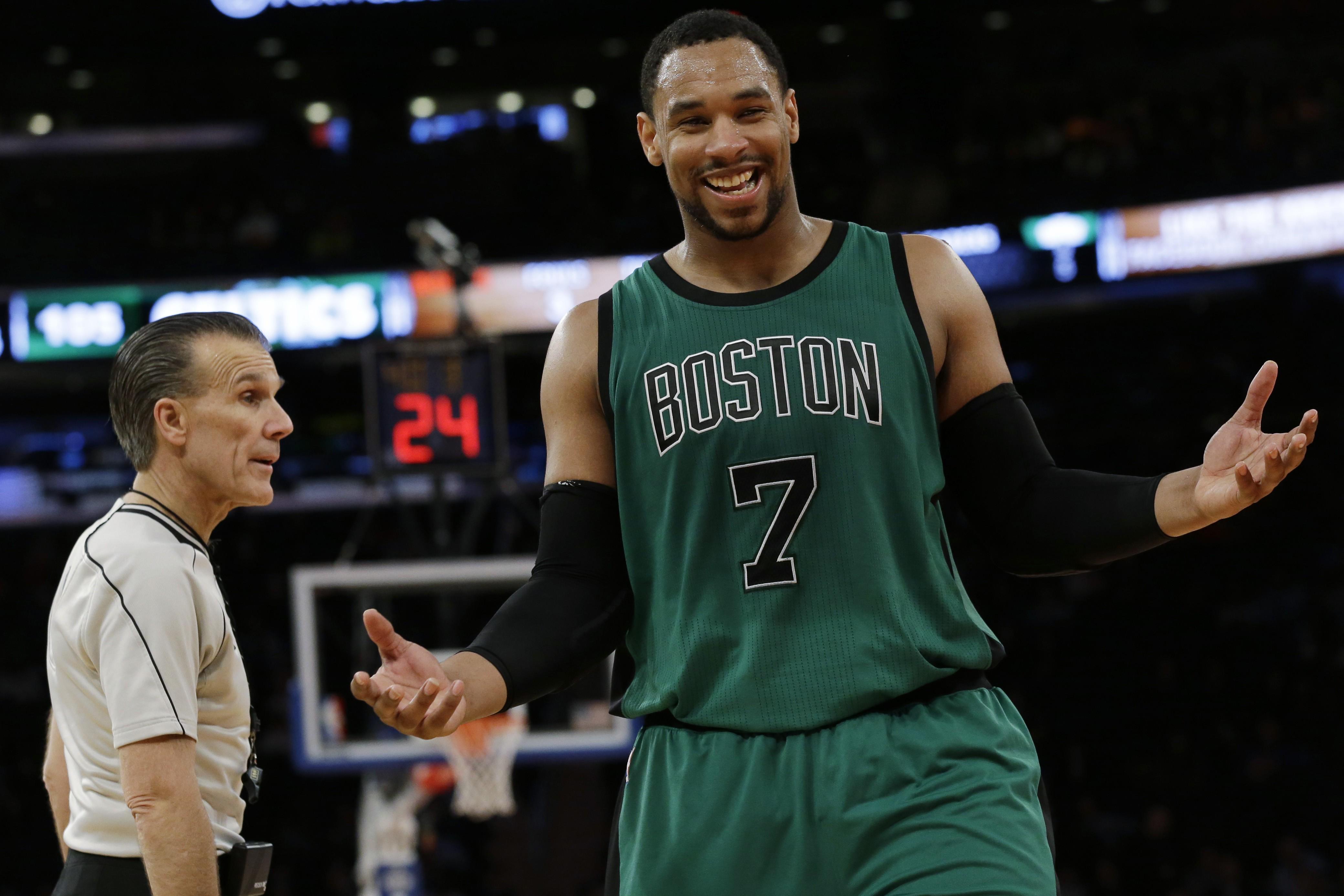 奎塔拿到20篮板,上一位做到的绿军球员是现广东外援萨林杰